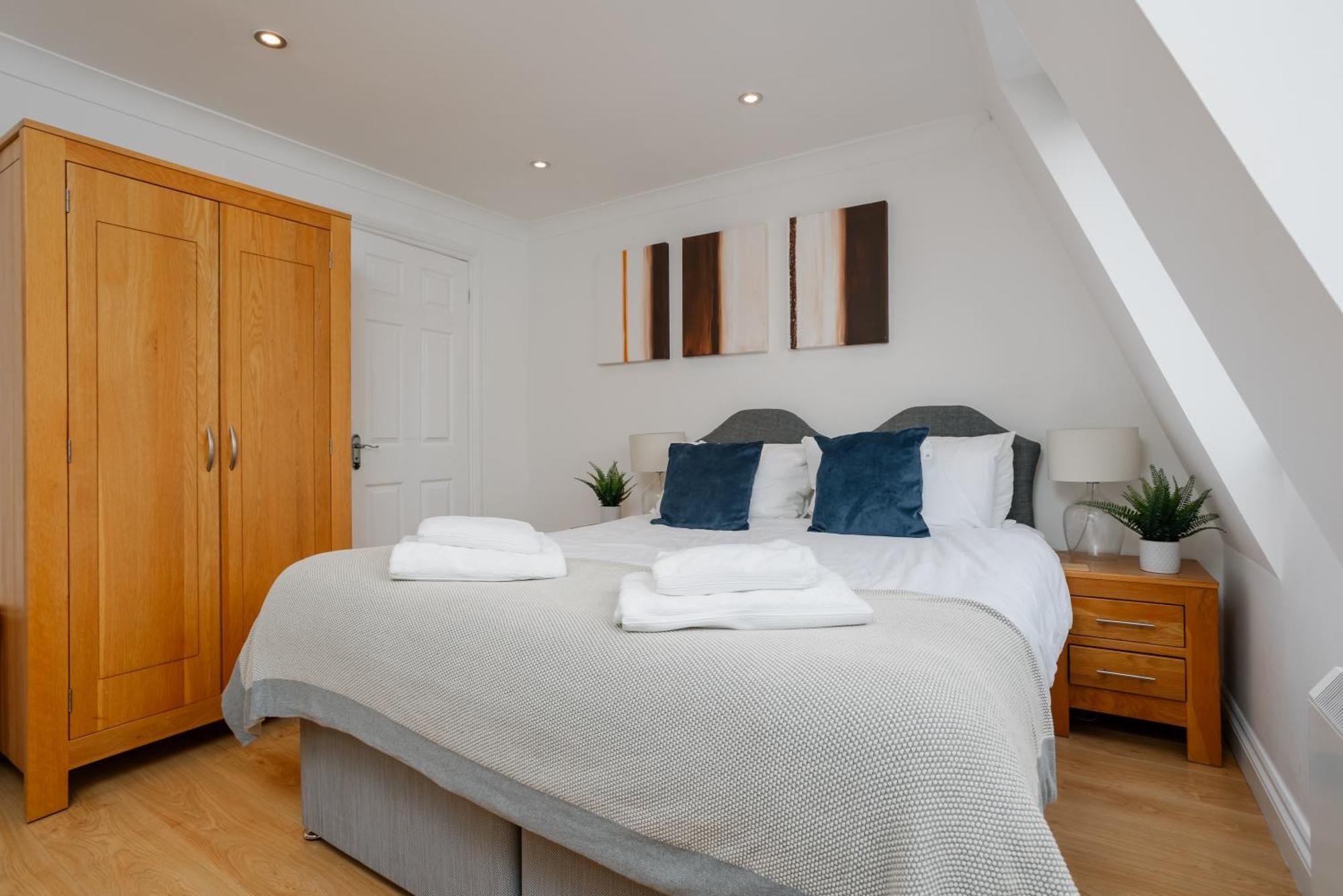 Starhost Residences - Central 3 Bed Apartment At Regents Court, Newbury Εξωτερικό φωτογραφία