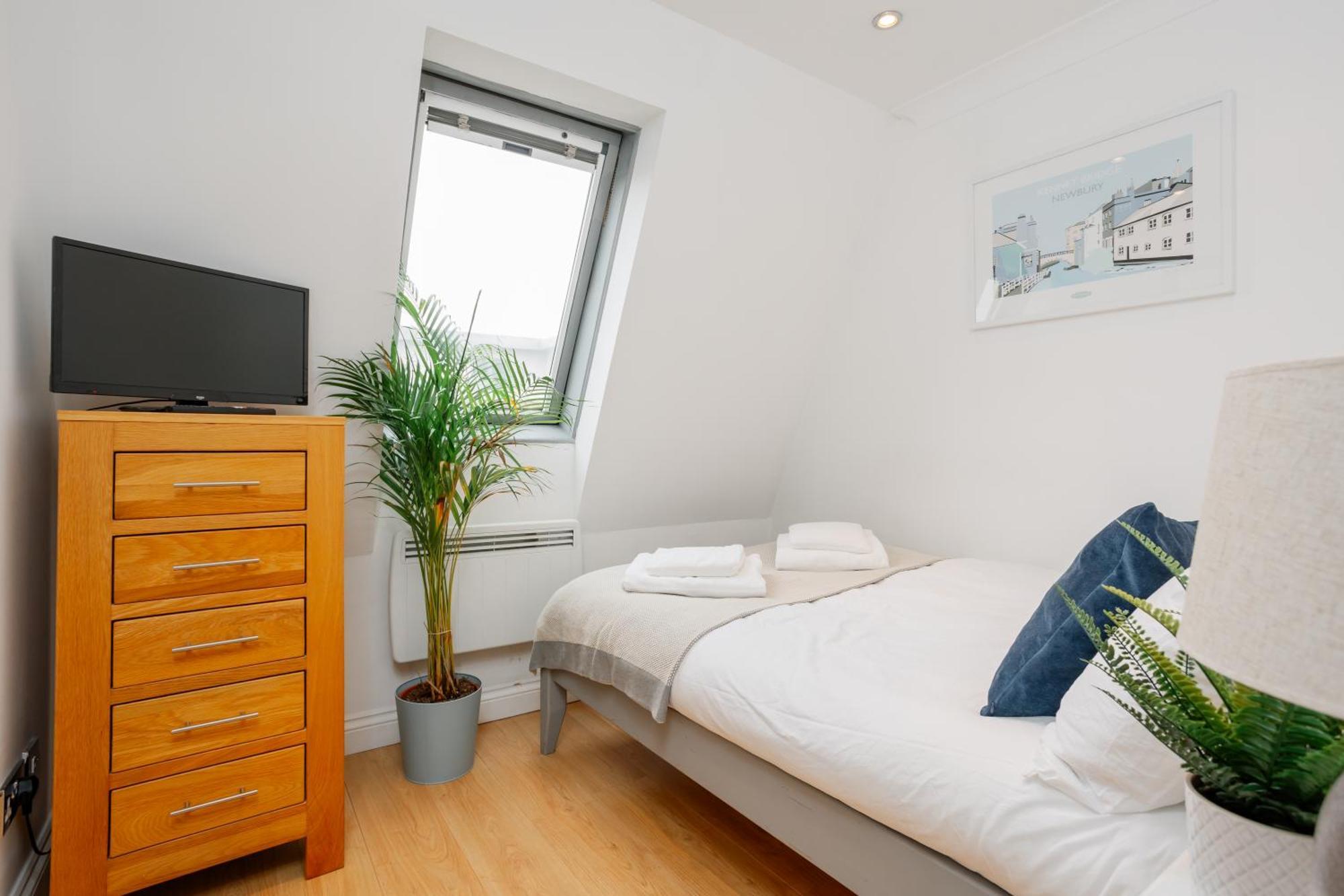 Starhost Residences - Central 3 Bed Apartment At Regents Court, Newbury Εξωτερικό φωτογραφία