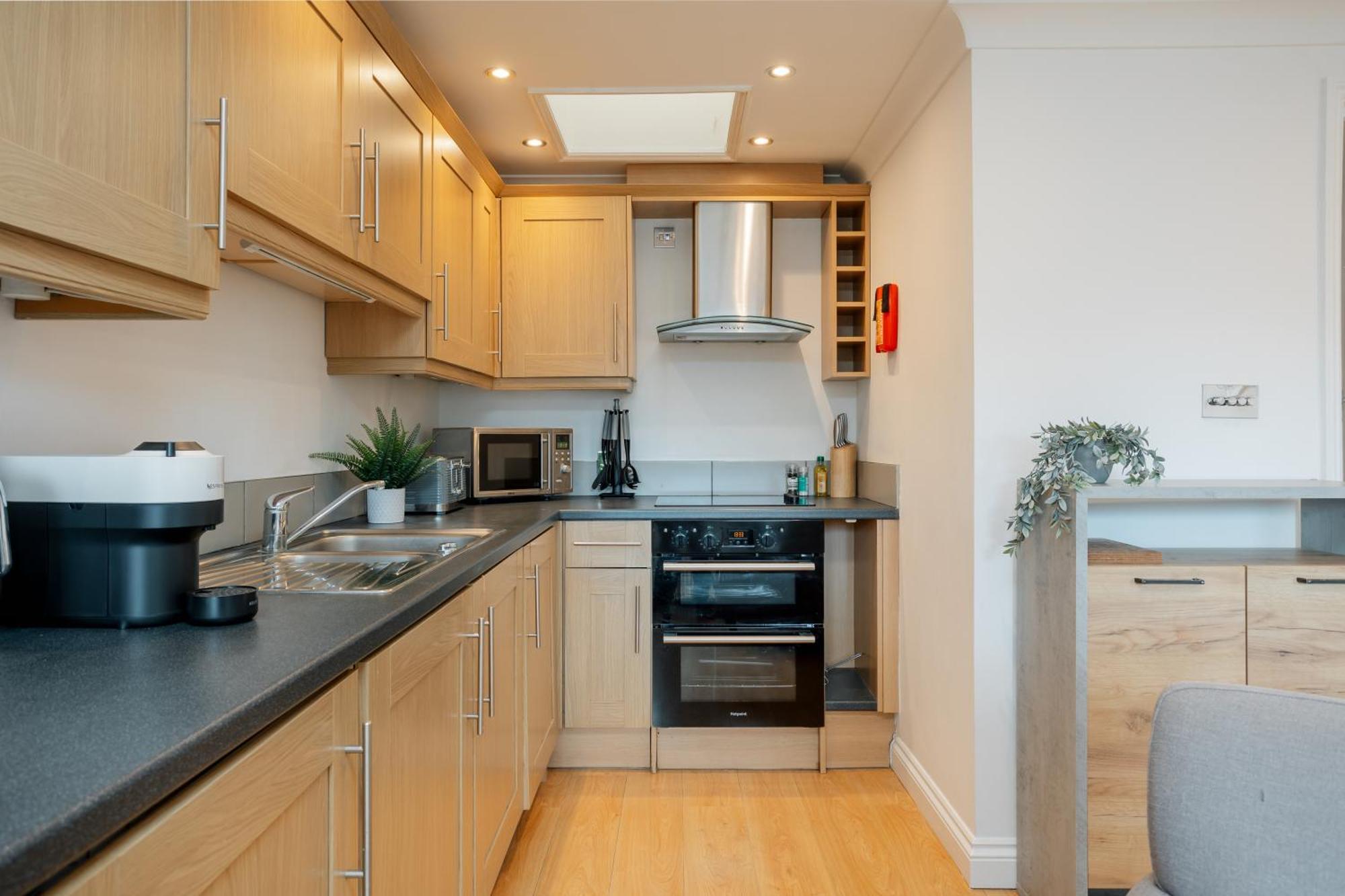 Starhost Residences - Central 3 Bed Apartment At Regents Court, Newbury Εξωτερικό φωτογραφία